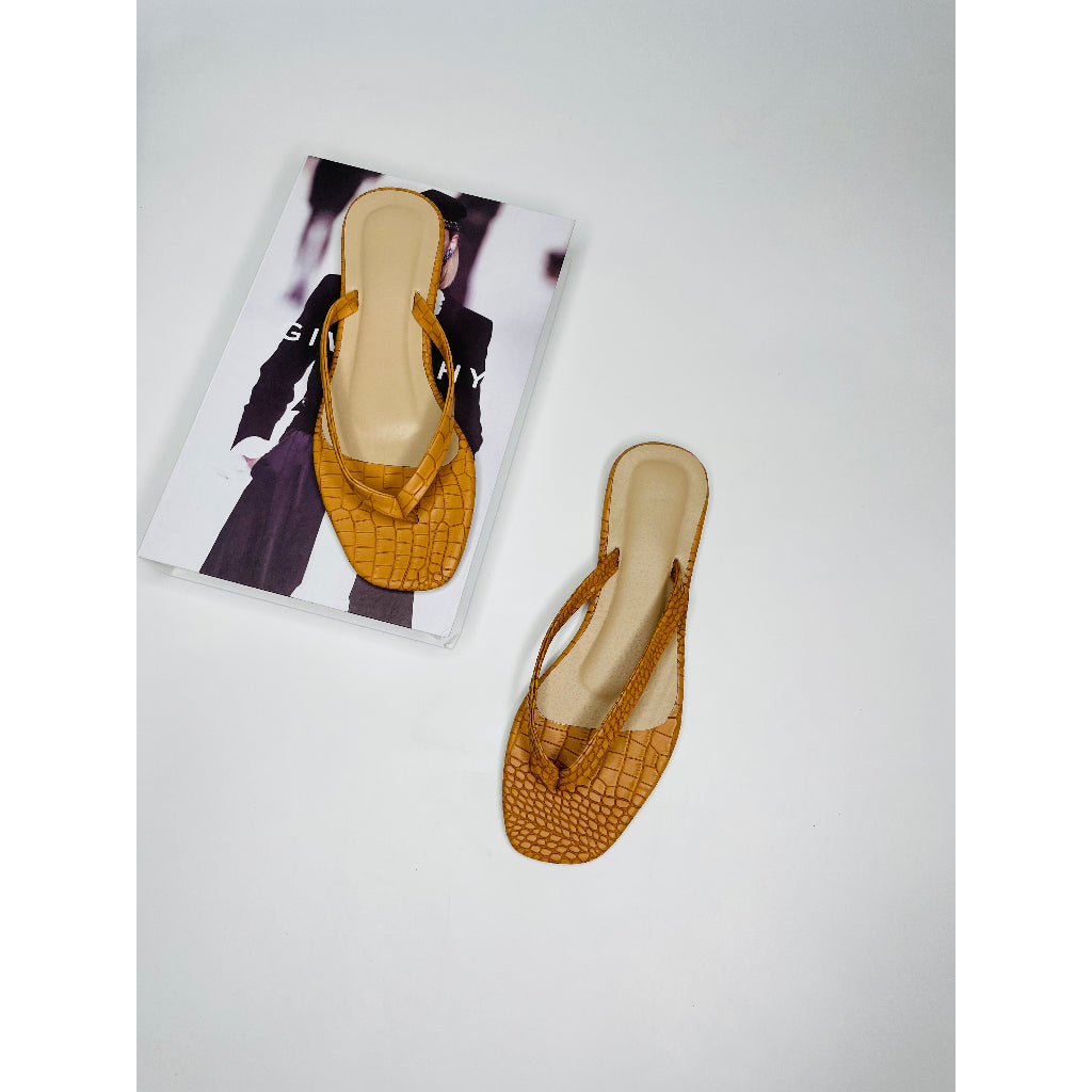 Mgubs - BELLE - Flat Square SIPIT Toe Suede